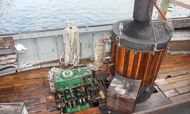 The African Queen ride the famous steamboat