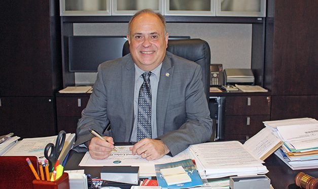 Alcalde Juan Carlos Bermudez y El Secreto de sus Triunfos